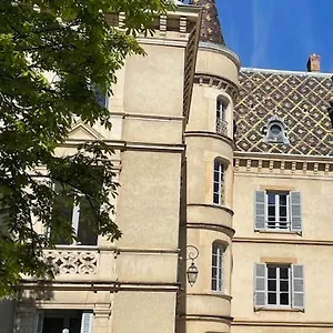 Apartment Grand D'exception Au Chateau Randin, Ecully
